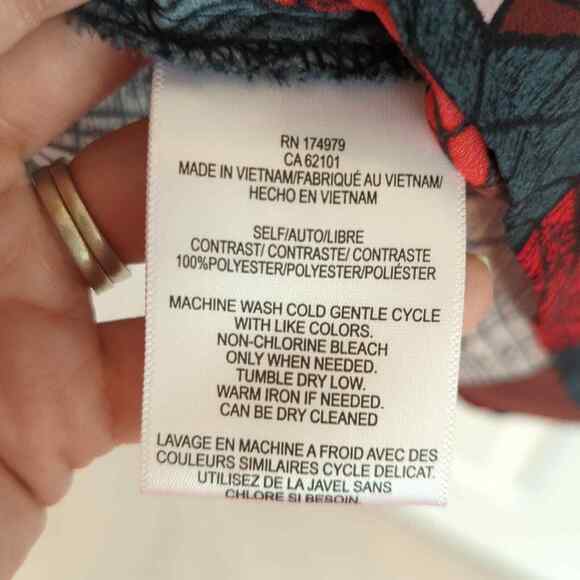 BCBG Max Azria V-Neck Bouse, Medium - Picture 4 of 5